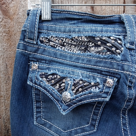 Miss Me Boot Jean's Embellished with Gems Size 26 - Picture 8 of 11